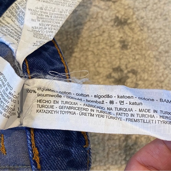 Zara embroidered cut off denim jean shorts 2 - Picture 5 of 8